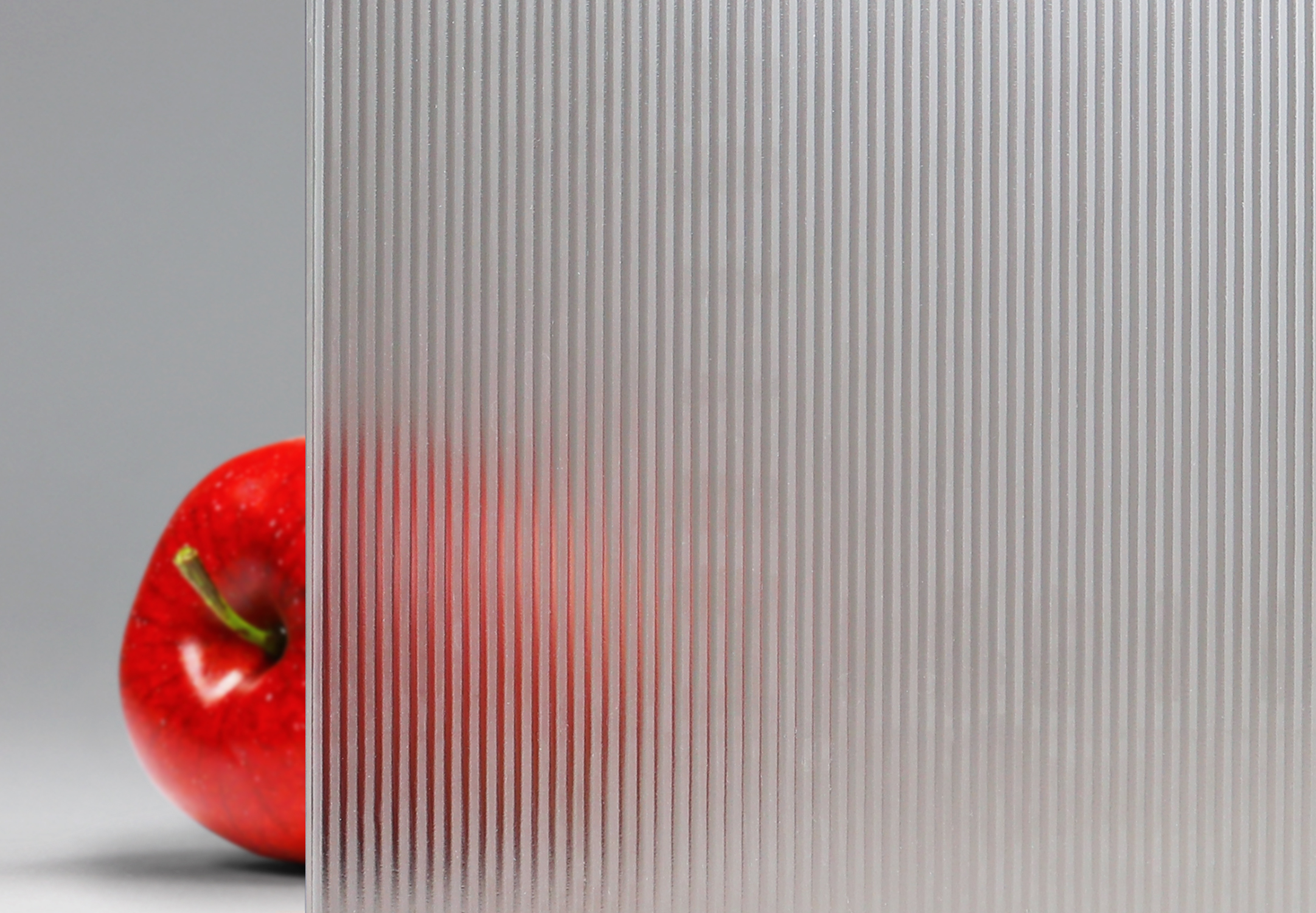 Рифленая плёнка на стекле